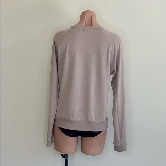 Beyond Yoga Raglan Crew Fleece Pullover in Chai - Picture 10 of 14